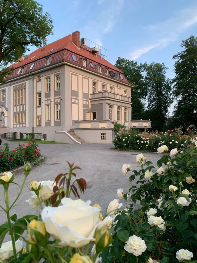 Hotel Willa Starosty Międzyrzecz Buitenkant foto